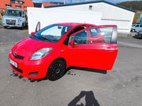 Gebraucht Toyota Yaris Cool 69 PS (50 kW) 2011 Rot Kleinwagen