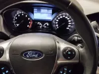 Gebraucht Ford Focus Titanium 125 PS (91 kW) 2011 Rot Limousine