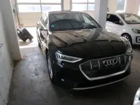 Gebraucht Audi e-tron S-Line 300 kW (408 PS) 2022 Mythosschwarz metallic SUV