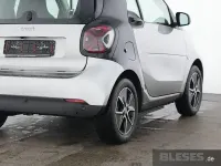 Gebraucht Smart ForTwo Coupé Passion Exclusive 60 kW (82 PS) 2024 Bodypanels cool silver Kleinwagen