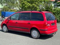 Second-hand VW Sharan Basis 116 CP (85 kW) 2004 Roșu Monovolum