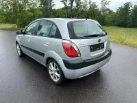 Używany Kia Rio 97 KM (71 kW) 2008 Srebrny Hatchback