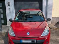 Second-hand Renault Clio II 75 CP (55 kW) 2011 Roșu Hatchback