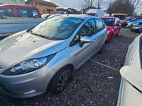 Gebraucht Ford Fiesta Trend 68 PS (50 kW) 2010 Silber Kleinwagen