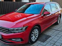 Gebraucht VW Passat 122 PS (89 kW) 2022 Rot Kombi