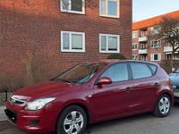 Gebraucht Hyundai i30 109 PS (80 kW) 2009 Rot Kleinwagen