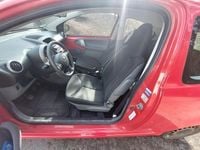 Gebraucht Toyota Aygo 68 PS (50 kW) 2009 Rot Kleinwagen