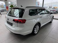 Gebraucht VW Passat Business 150 PS (110 kW) 2022 Weiß Kombi