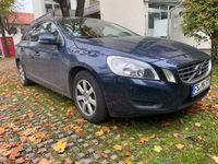 Gebraucht Volvo V60 Summum 215 PS (158 kW) 2011 Blau Kombi