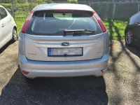 Gebraucht Ford Focus 109 PS (80 kW) 2010 Silber Limousine