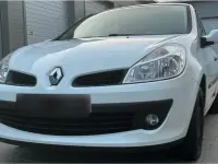 Gebraucht Renault Clio III 98 PS (72 kW) 2007 Weiß Kleinwagen