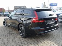 Neu Volvo V60 Plus 398 PS (292 kW) 2026 Schwarz Kombi