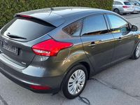 Gebraucht Ford Focus Trend 101 PS (74 kW) 2017 Magneticgrau (metallic) Kleinwagen