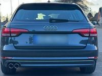 Gebraucht Audi A4 190 PS (139 kW) 2016 Grau Kombi