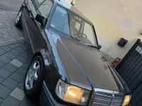 Gebraucht Mercedes E230 132 PS (97 kW) 1988 Grau Limousine