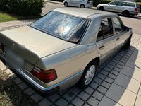 Gebraucht Mercedes 230 1991 Gold Limousine