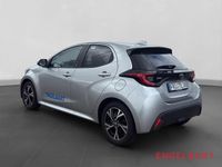 Gebraucht Toyota Yaris Hybrid Team 116 PS (85 kW) 2024 Silber Limousine