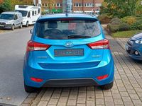 Gebraucht Hyundai ix20 Passion 125 PS (91 kW) 2016 Blau Kleinwagen