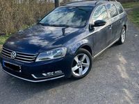 Gebraucht VW Passat 140 PS (102 kW) 2011 Blau Kombi