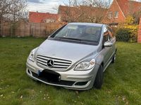 Gebraucht Mercedes B180 109 PS (80 kW) 2005 Silber Van / Kleinbus