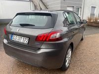 Gebraucht Peugeot 308 Active 120 PS (88 kW) 2016 Grau Limousine
