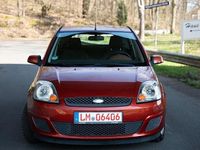 Gebraucht Ford Fiesta 68 PS (50 kW) 2008 Rot Kleinwagen