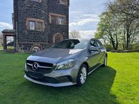Gebraucht Mercedes A180 Style 122 PS (89 kW) 2015 Grau Limousine