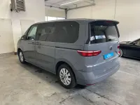 Gebraucht VW Multivan Life 218 PS (160 kW) 2022 Pure grey Van / Kleinbus