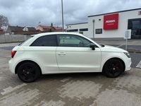 Second-hand Audi A1 86 CP (63 kW) 2011 Alb Hatchback