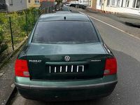 Second-hand VW Passat 101 CP (74 kW) 1999 Verde Berlinǎ