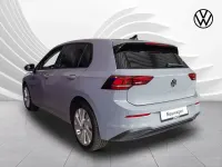 Gebraucht VW Golf VIII Life 116 PS (85 kW) 2024 Mondsteingrau Limousine