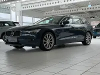 Gebraucht Volvo V60 Momentum 190 PS (139 kW) 2018 Blau Kombi