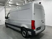 Używany Mercedes Sprinter 143 KM (105 kW) 2021 Srebrny Van