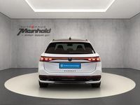Gebraucht VW Passat R-line 150 PS (110 kW) 2024 Oryxweiß perlmutteffekt/grenadillschwarz metallic Kombi