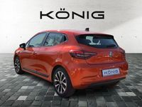Gebraucht Renault Clio V Equilibre 94 PS (69 kW) 2023 Orange Limousine