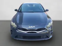 Neu Kia Ceed 140 PS (102 kW) 2025 Grau Kleinwagen