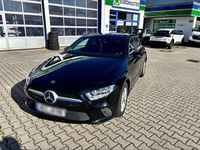 Gebraucht Mercedes A180 116 PS (85 kW) 2019 Schwarz Limousine