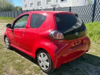 Gebraucht Toyota Aygo 68 PS (50 kW) 2011 Rot Kleinwagen