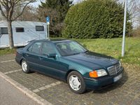 Gebraucht Mercedes 220 95 PS (69 kW) 1995 Grün Limousine