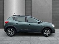 Neu Dacia Sandero Expression 91 PS (66 kW) 2025 Zedergrün Kleinwagen