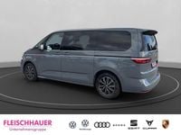 Gebraucht VW Multivan Basis 150 PS (110 kW) 2023 Grau Van