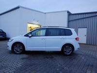 Gebraucht VW Touran S 150 PS (110 kW) 2024 Weiß Van / Kleinbus