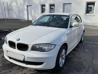 Gebraucht BMW 116 122 PS (89 kW) 2011 Weiß Kleinwagen