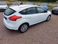 Gebraucht Ford Focus Trend 101 PS (74 kW) 2015 Weiß Limousine