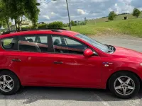 Gebraucht Hyundai i30 90 PS (66 kW) 2010 Rot Kombi