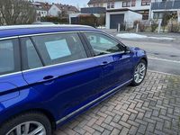 Gebraucht VW Passat Highline 280 PS (205 kW) 2022 Blau Kombi