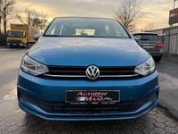Gebraucht VW Touran Trendline 110 PS (80 kW) 2018 Blau Van / Kleinbus