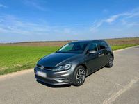 Gebraucht VW Golf VII Sound 110 PS (80 kW) 2018 Grau Kleinwagen