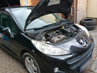 Gebraucht Peugeot 207 75 PS (55 kW) 2011 Schwarz Kleinwagen