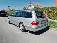 Second-hand Mercedes E240 170 CP (125 kW) 2000 Argintiu Break